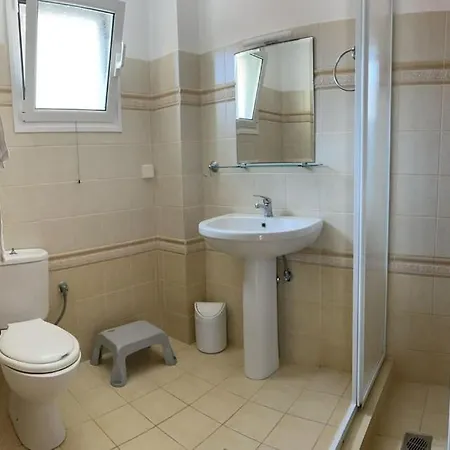Eros Villa *
